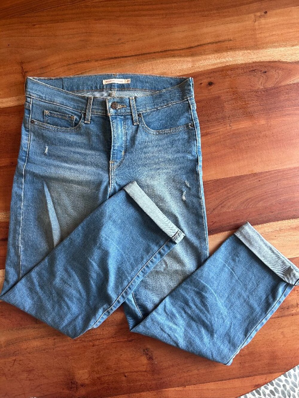 Levi's 314 Shaping Straight Women's Jeans